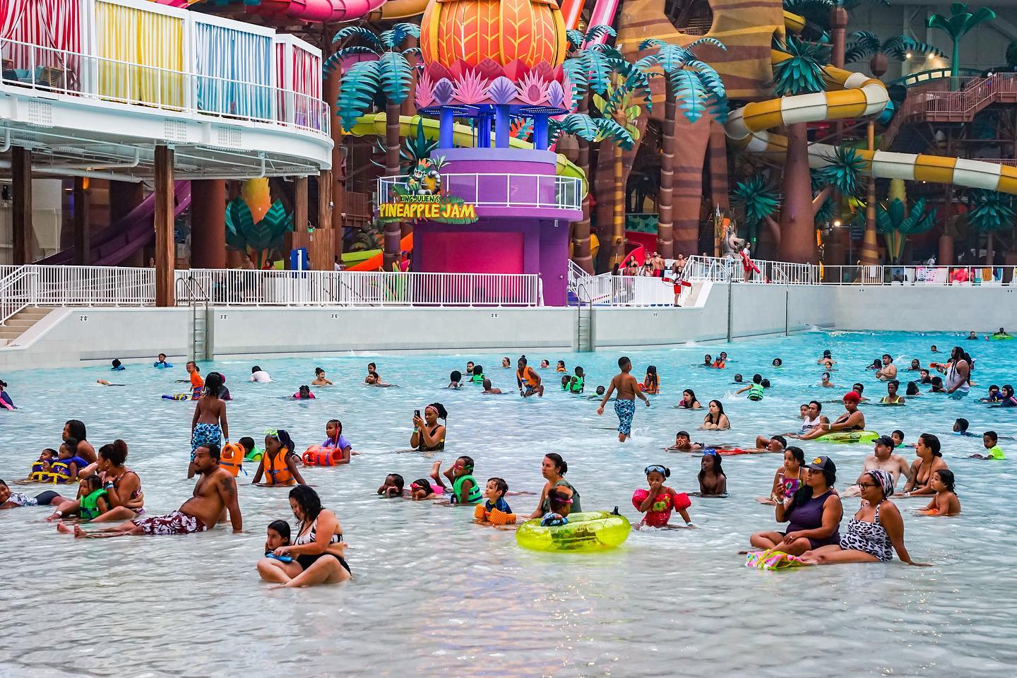 Skudin Surf at American Dream - Indoor Wave Pool